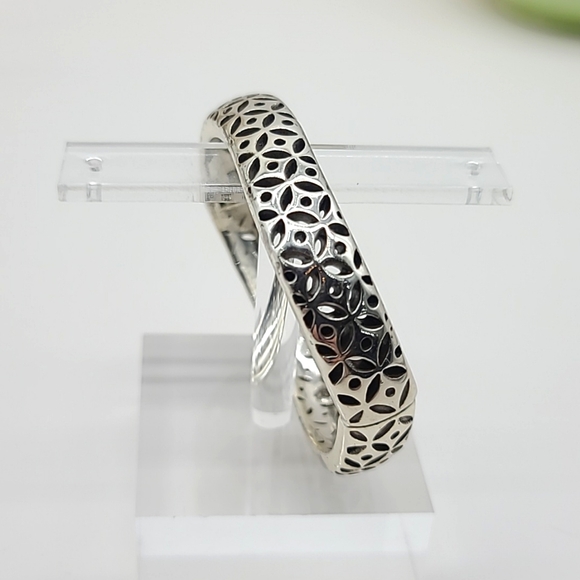 Brighton "GEO TWIRL" Hinged Wavy Silver Bangle w Cut-Out Patterned Detail! - Picture 5 of 12